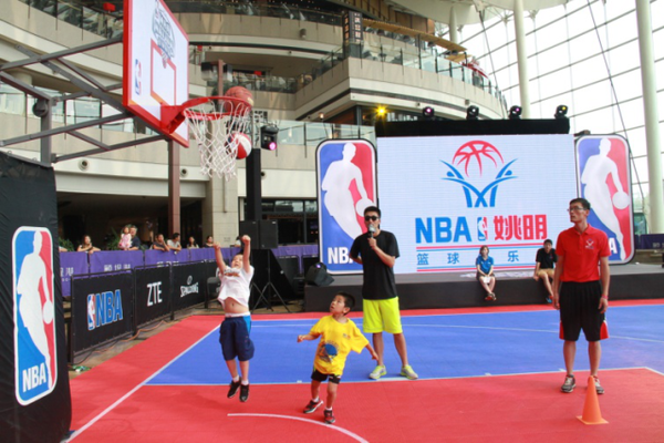 一名外租球